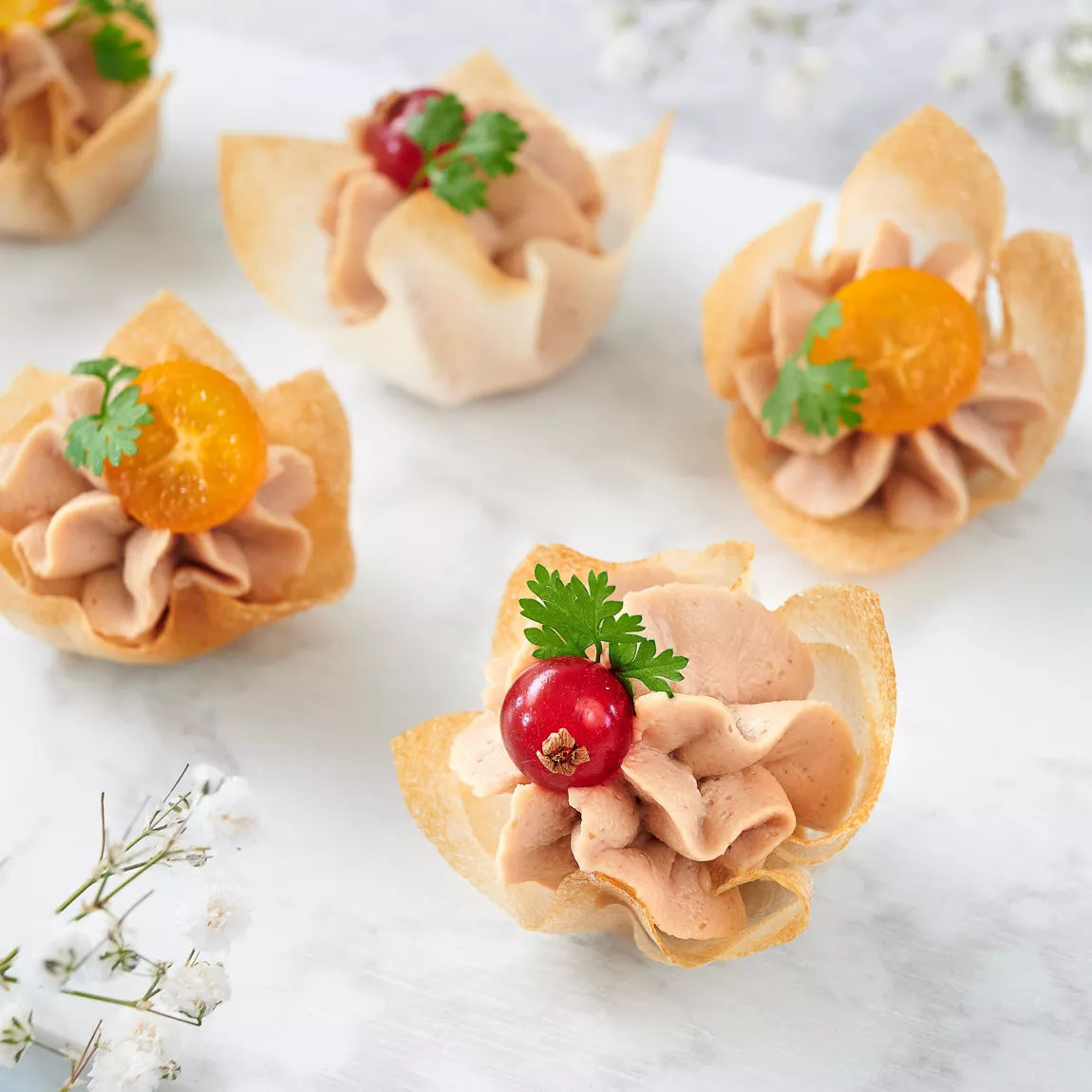 Box of duck foie gras block and fig confit with Sichuan pepper
