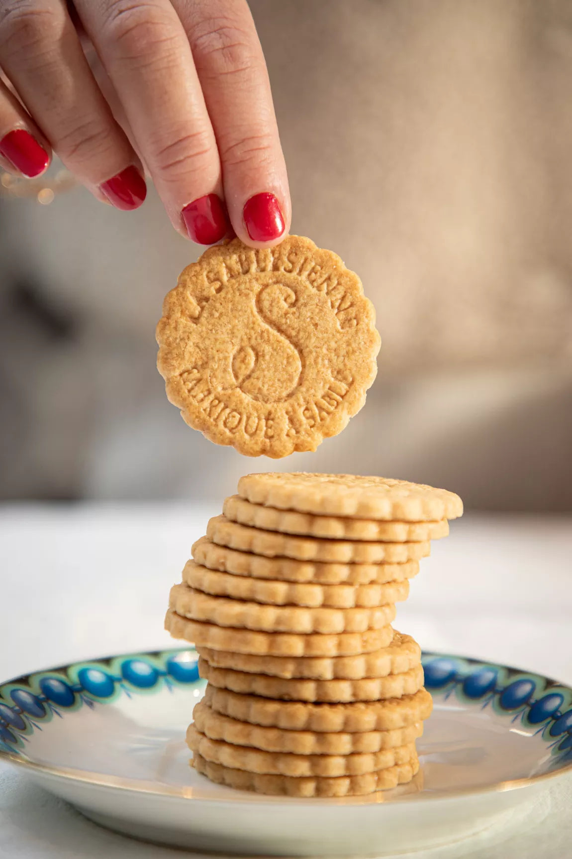 Plain shortbread biscuits made with pure fresh butter - metal dispenser box Adèle's Toys