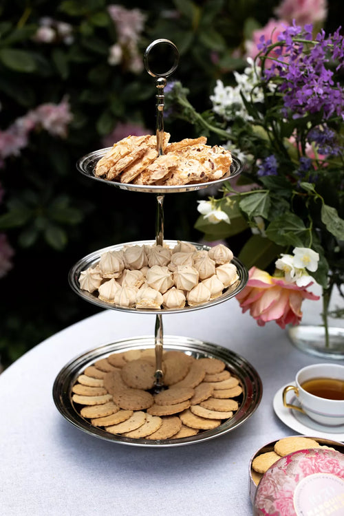Tonka bean shortbread cookies