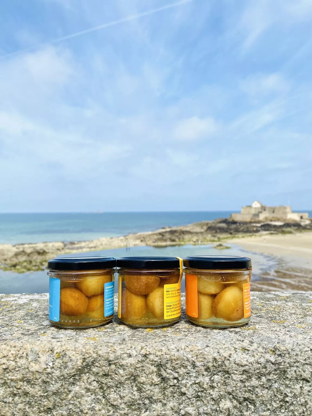 Trio de mini-babas : rhum vanille - calvados cannelle - cointreau orange