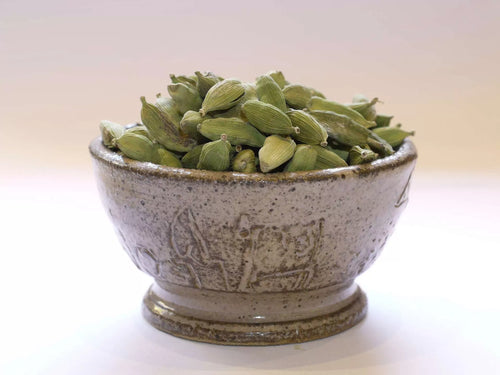 Organic whole cardamom