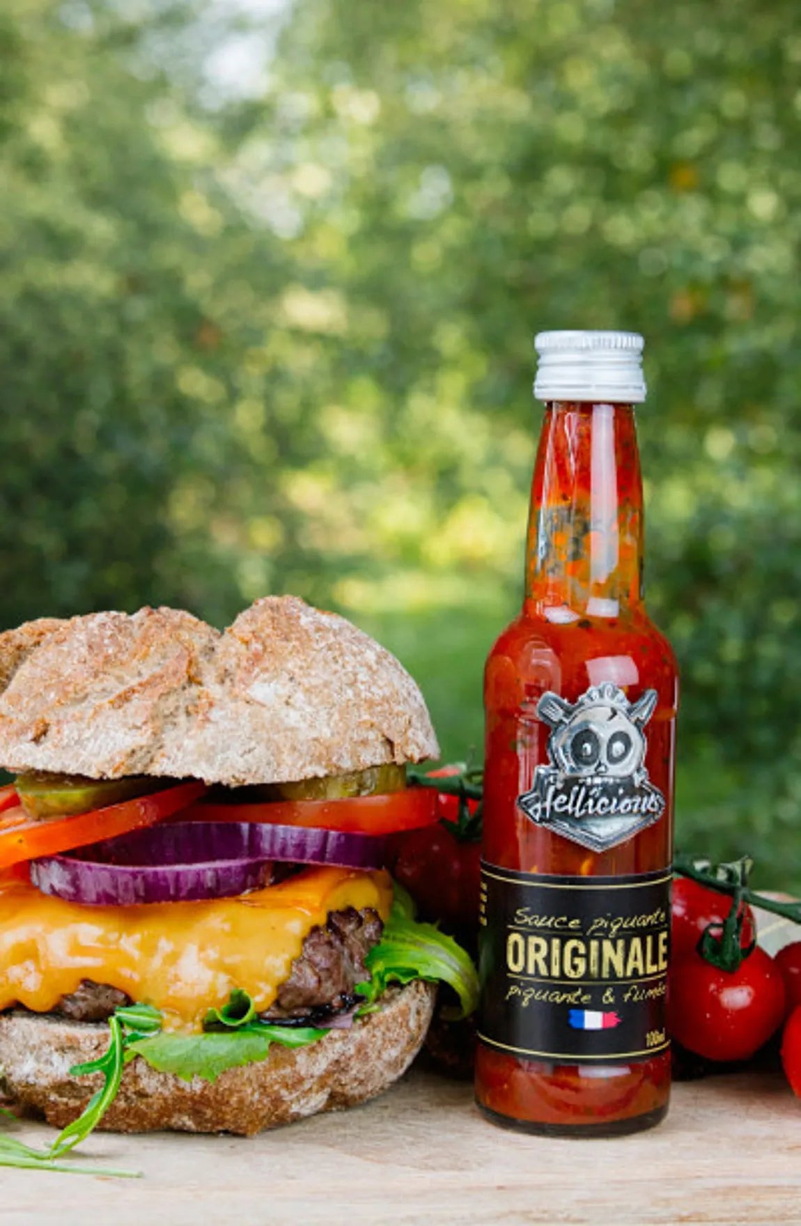 Originele pittige en rokerige saus