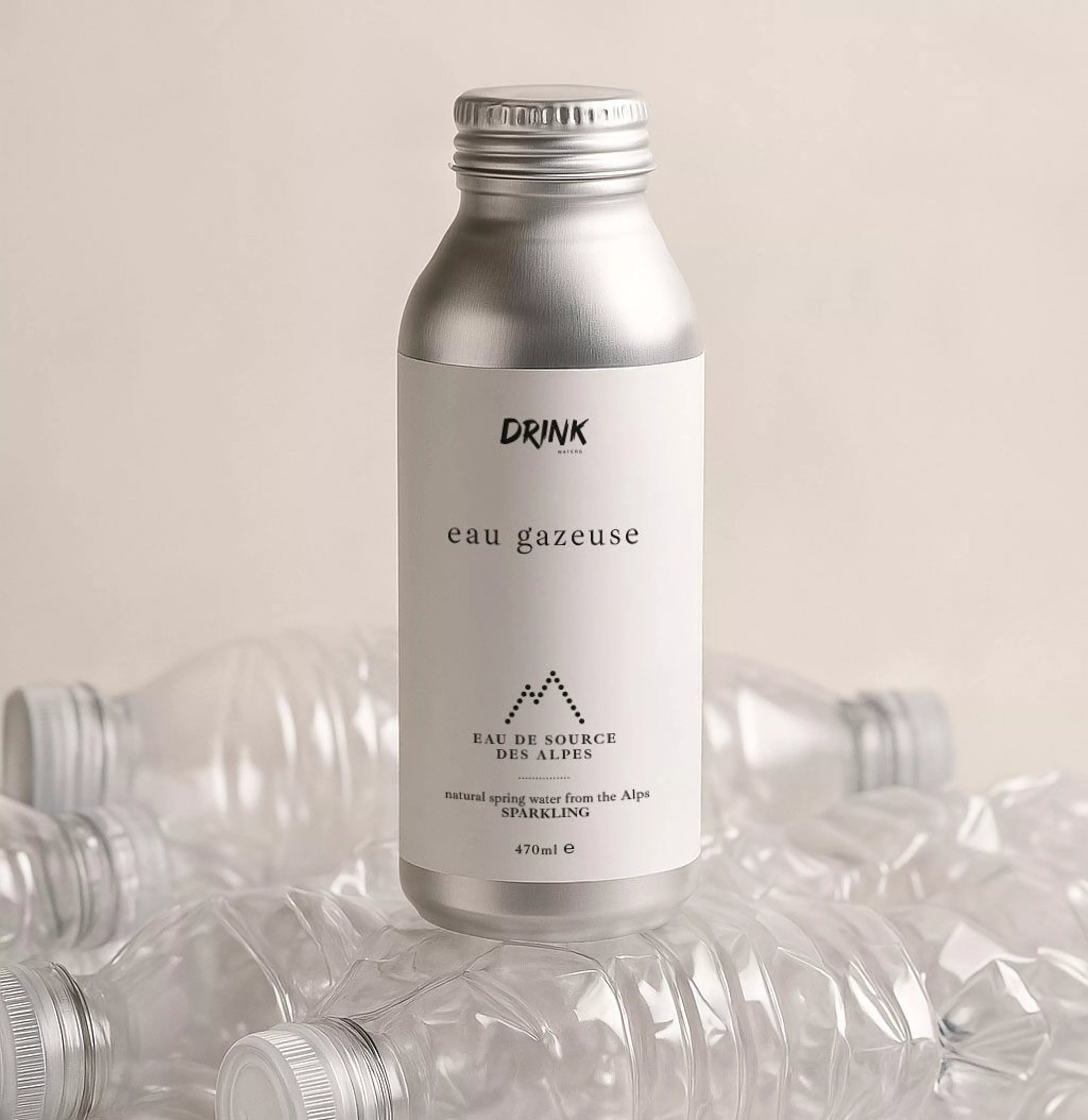 Eau de source naturelle des Alpes gazeuse