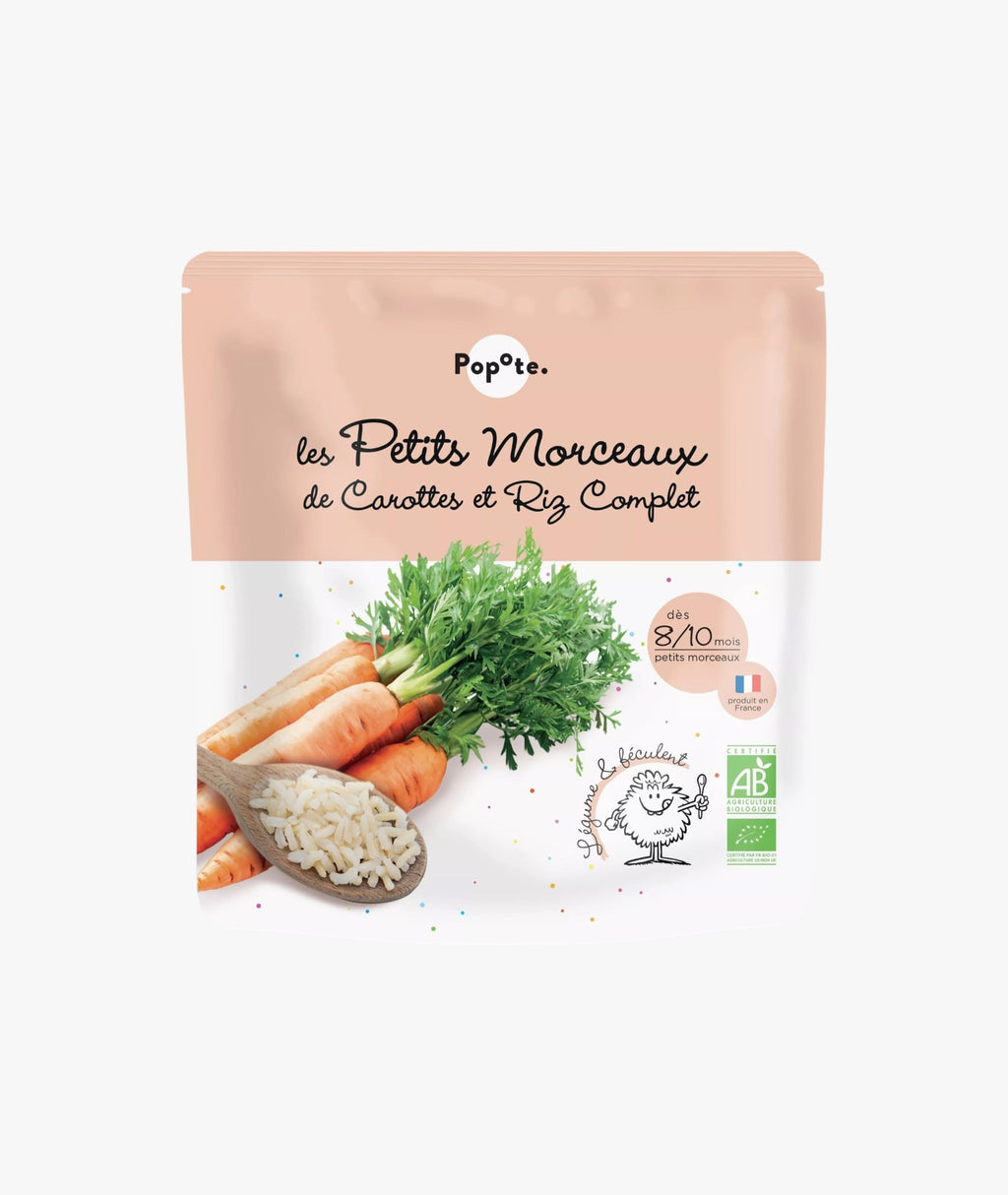Les petits morceaux de carottes et riz complet
